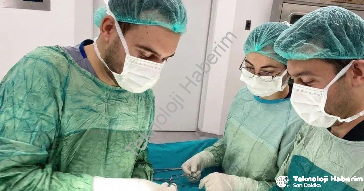 "Şuhut Devlet Hastanesi'nde İlk Kez Uygulanan Fıtık Ameliyatı Başarısı" başlıklı haber için fotoreal
